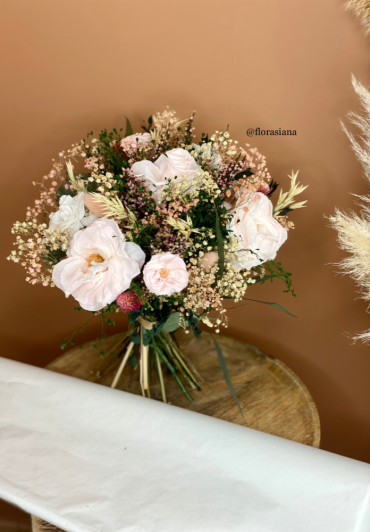 Œillet stabilisé . bouquet de mariée