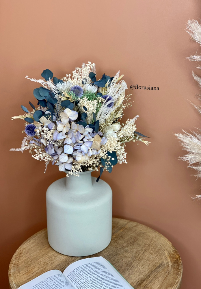 Bouquet de fleurs seches hortensia