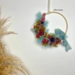 Couronne de fleurs séchées bleu et rose décoration porte entrée