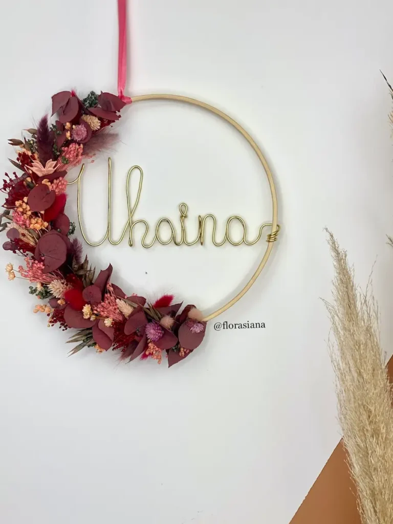Couronne de fleurs séchées personnalisée Uhaina prénom décoration chambre enfant