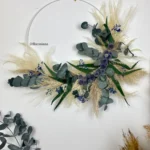 Couronne de fleurs séchées personnalisée eucalyptus et pampa