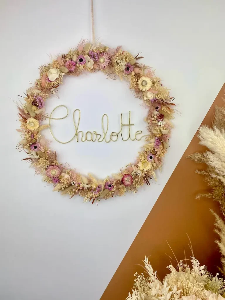 Couronne de fleurs entièrement fleurie personnalisée