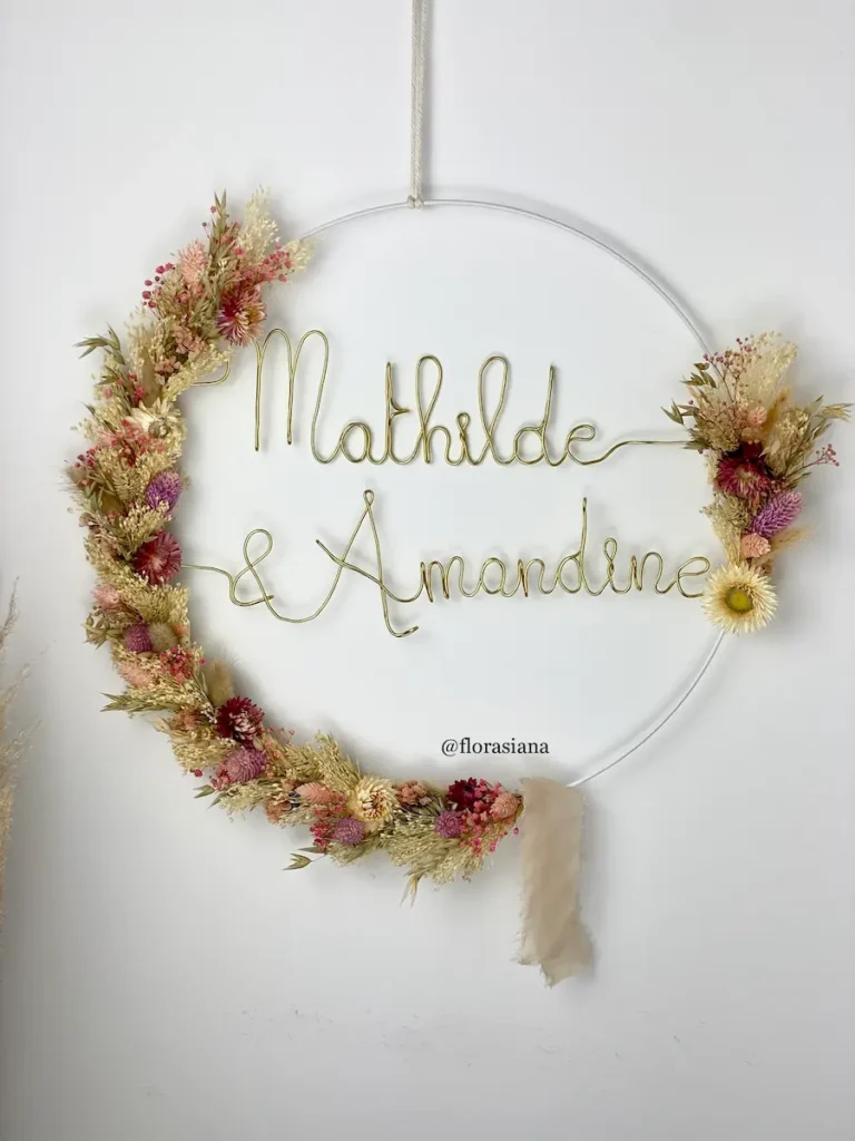 Couronne de fleurs séchées rose et crème